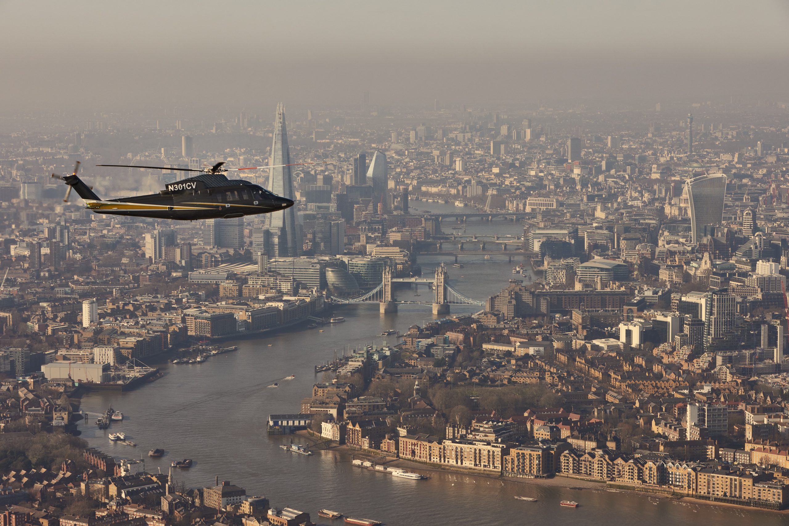 Flexjet S-76 over London